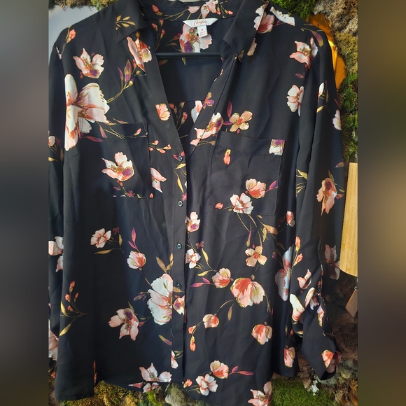 Candie's Tops - Candie's long sleeve V-neck collared blouse